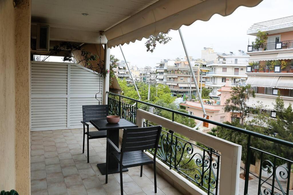 Charming Apartment Near Center Афины Экстерьер фото